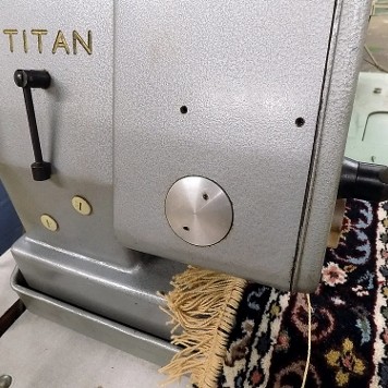 Titan DK2200